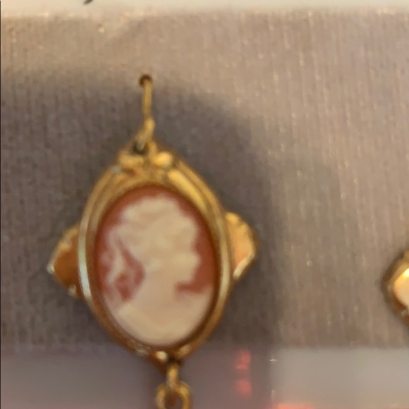 Vintage Coro Cameo Earring - Picture 3 of 5